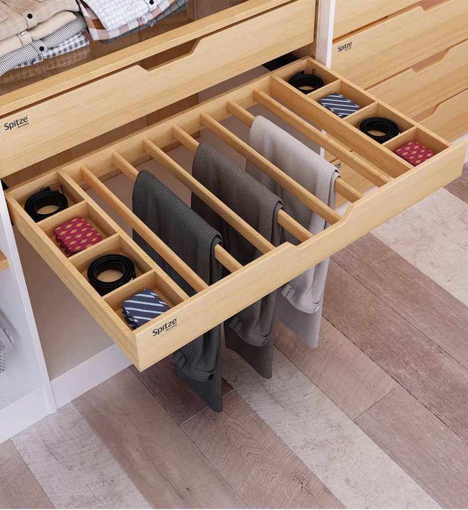 Trousers pull-out